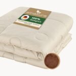 Temperaturausgleichende, hypoallergene allnatura Kinder-Bettdecke Cammello aus Kamelhaar – perfekt für gesunden Kinderschlaf.