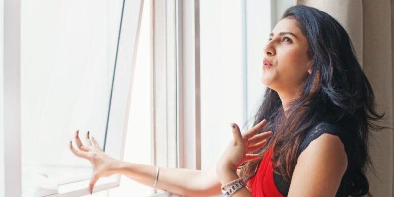 Tipps zum Auftragen von Make-up bei heißem Wetter